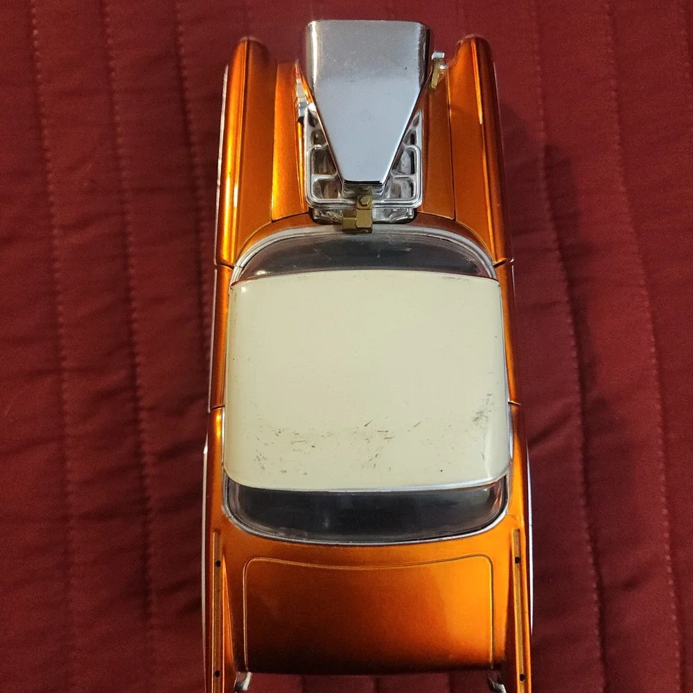 Muscle Machines 1957 Chevy 1:24 Diecast Hot Rod Orange Metallic Funline 57 Chevy